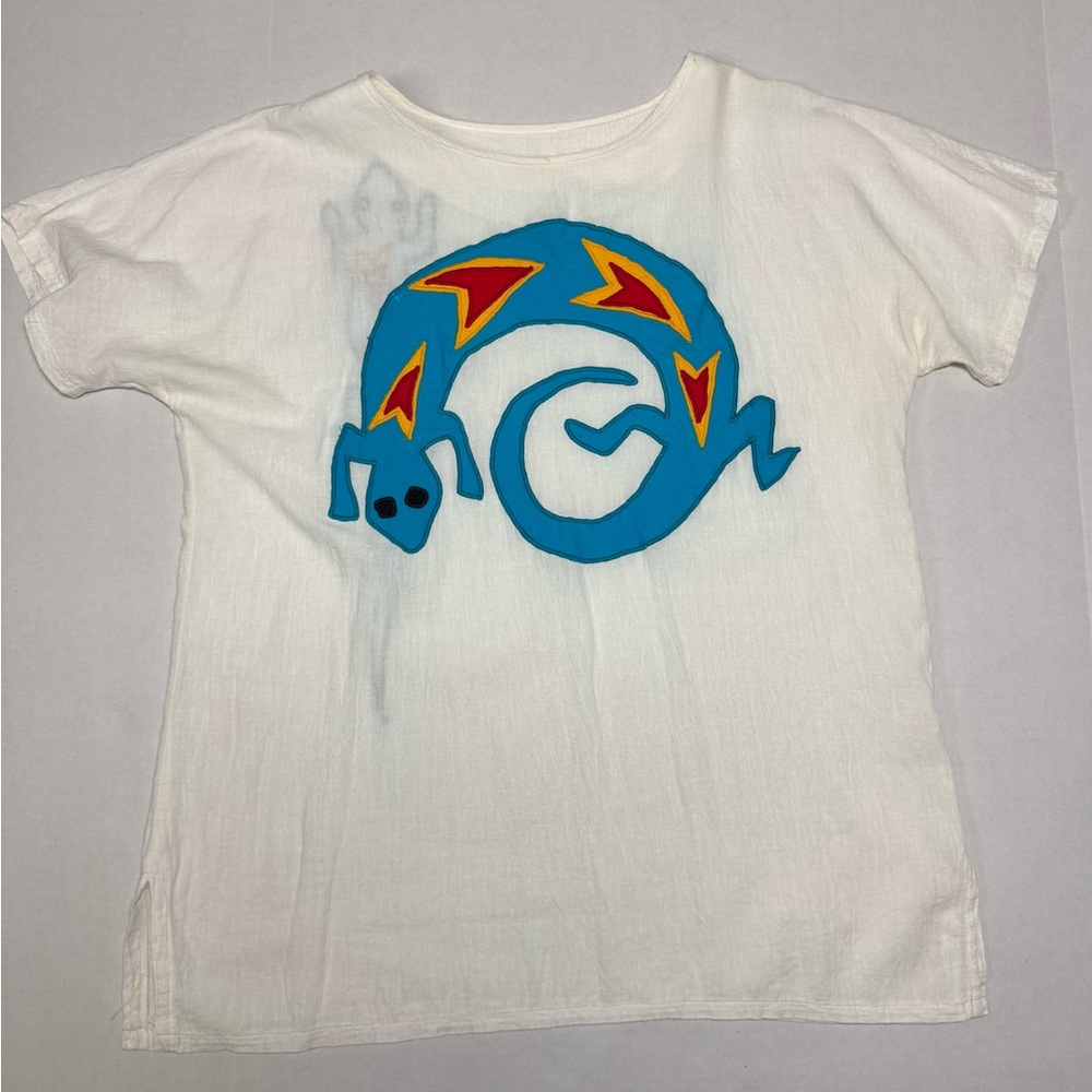 Women's White Tee with Blue and Red Lizard Design